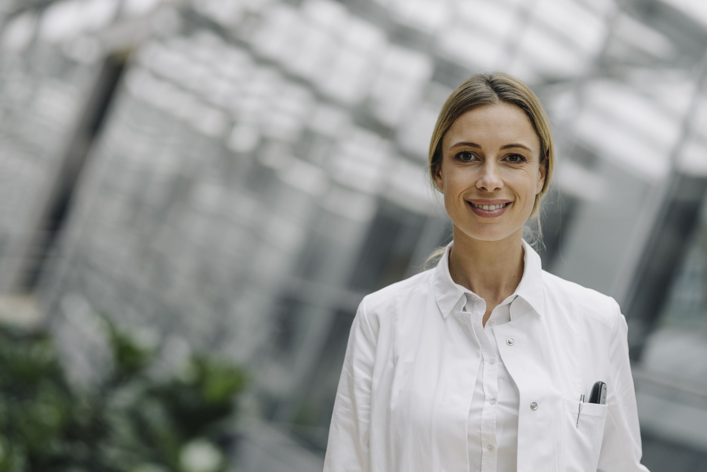 portrait of a confident female doctor 2022 03 08 01 20 33 utc